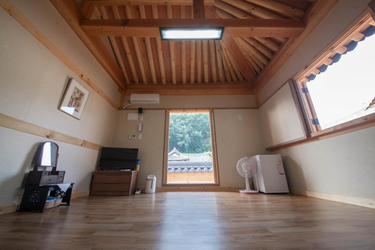 Jiwoo Dang Hotel Jeonju Bagian luar foto
