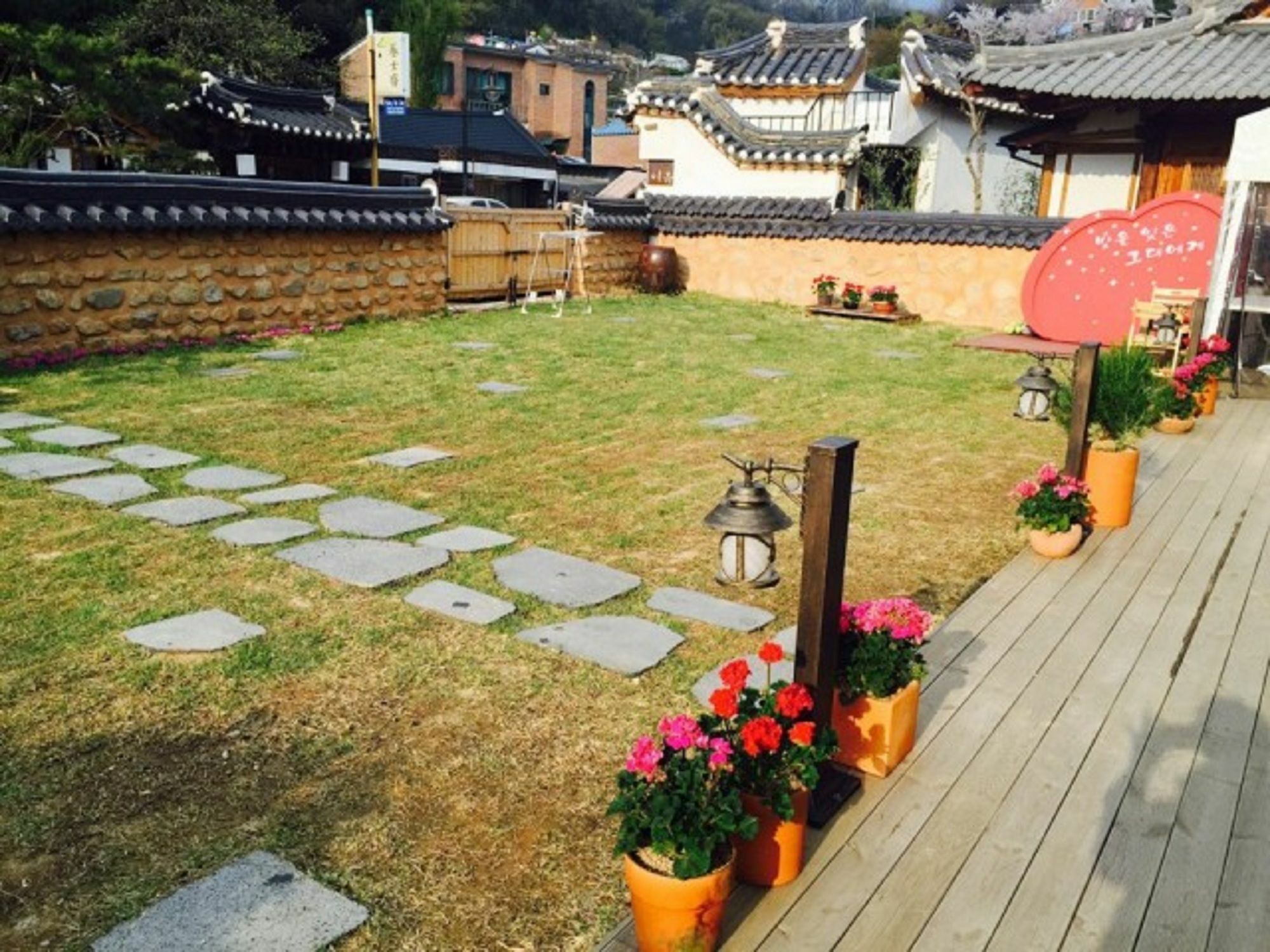 Jiwoo Dang Hotel Jeonju Bagian luar foto
