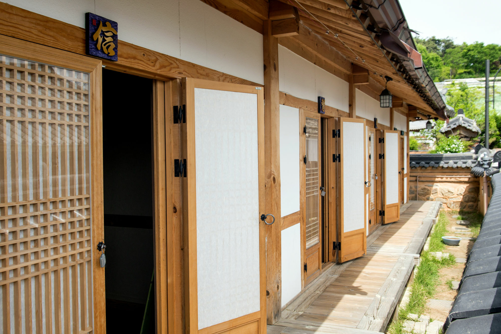 Jiwoo Dang Hotel Jeonju Bagian luar foto